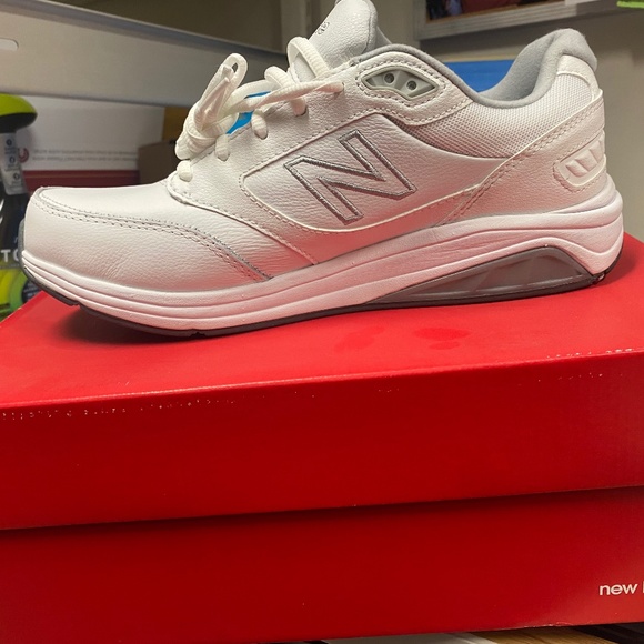 New balance shoes - Picture 1 of 6